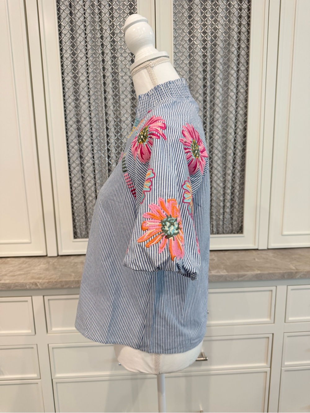 NWT THML Blue Floral Striped Embroidered Top - size extra small - Picture 7 of 15